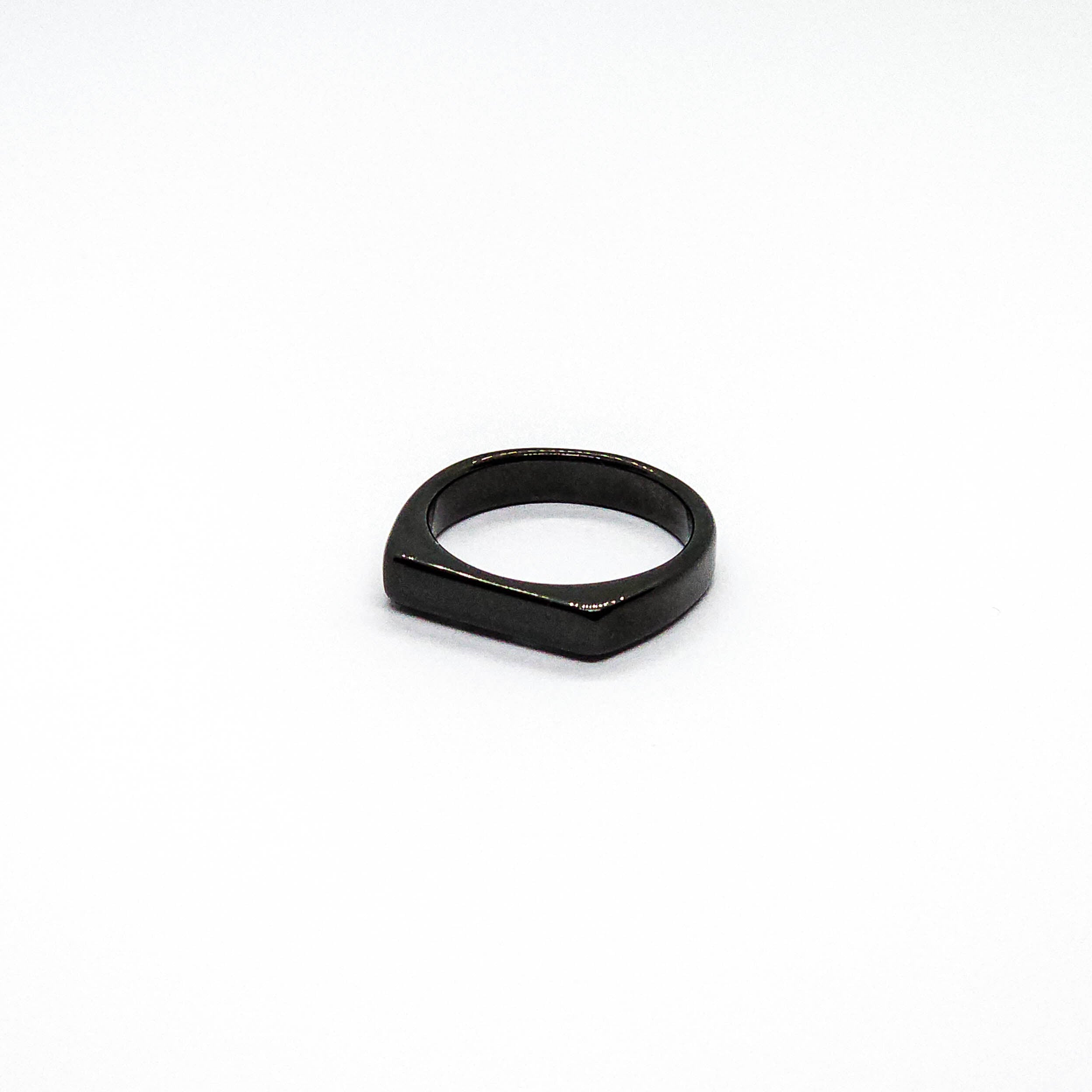 RING • MINUS (BLACK)