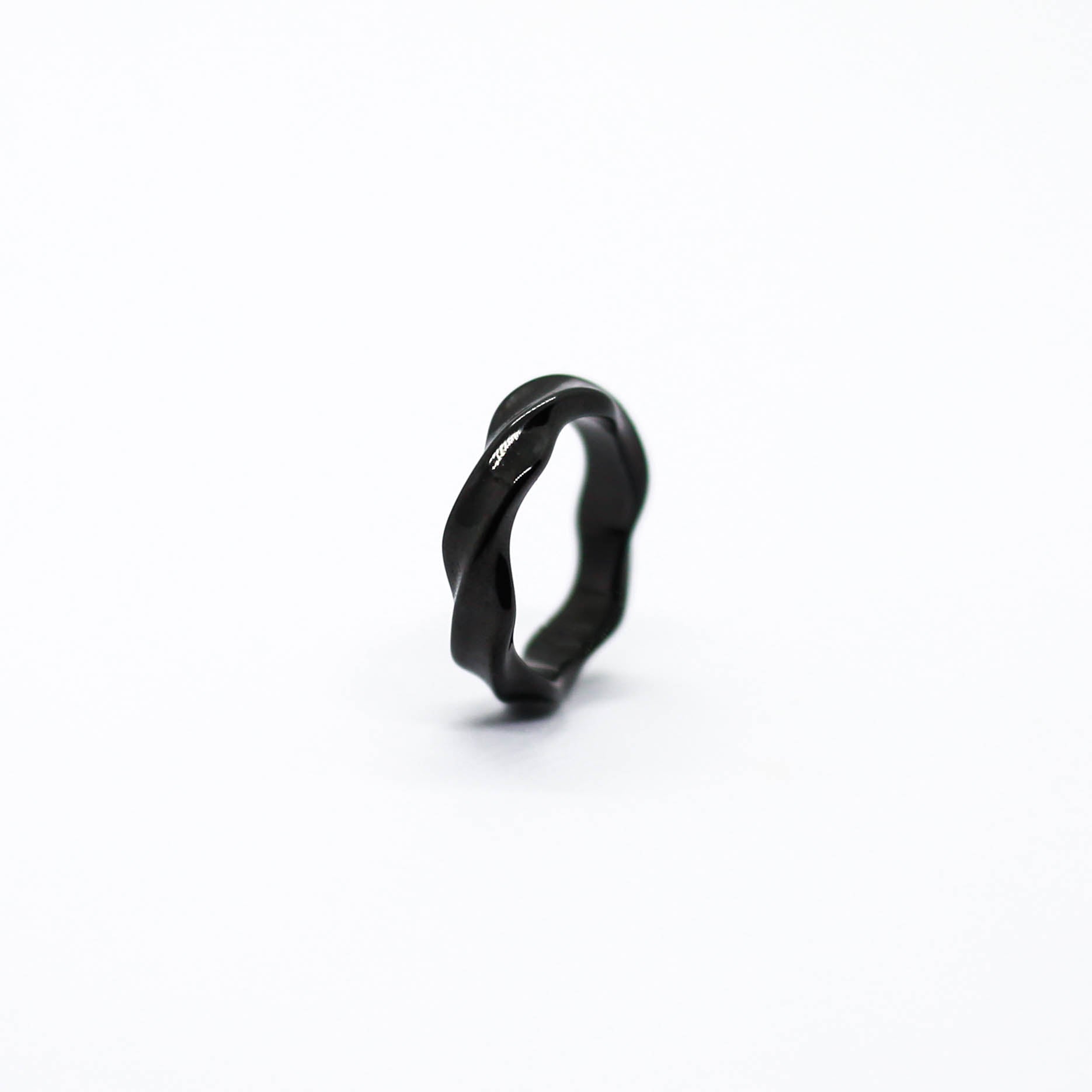 RING • WAVES (BLACK)