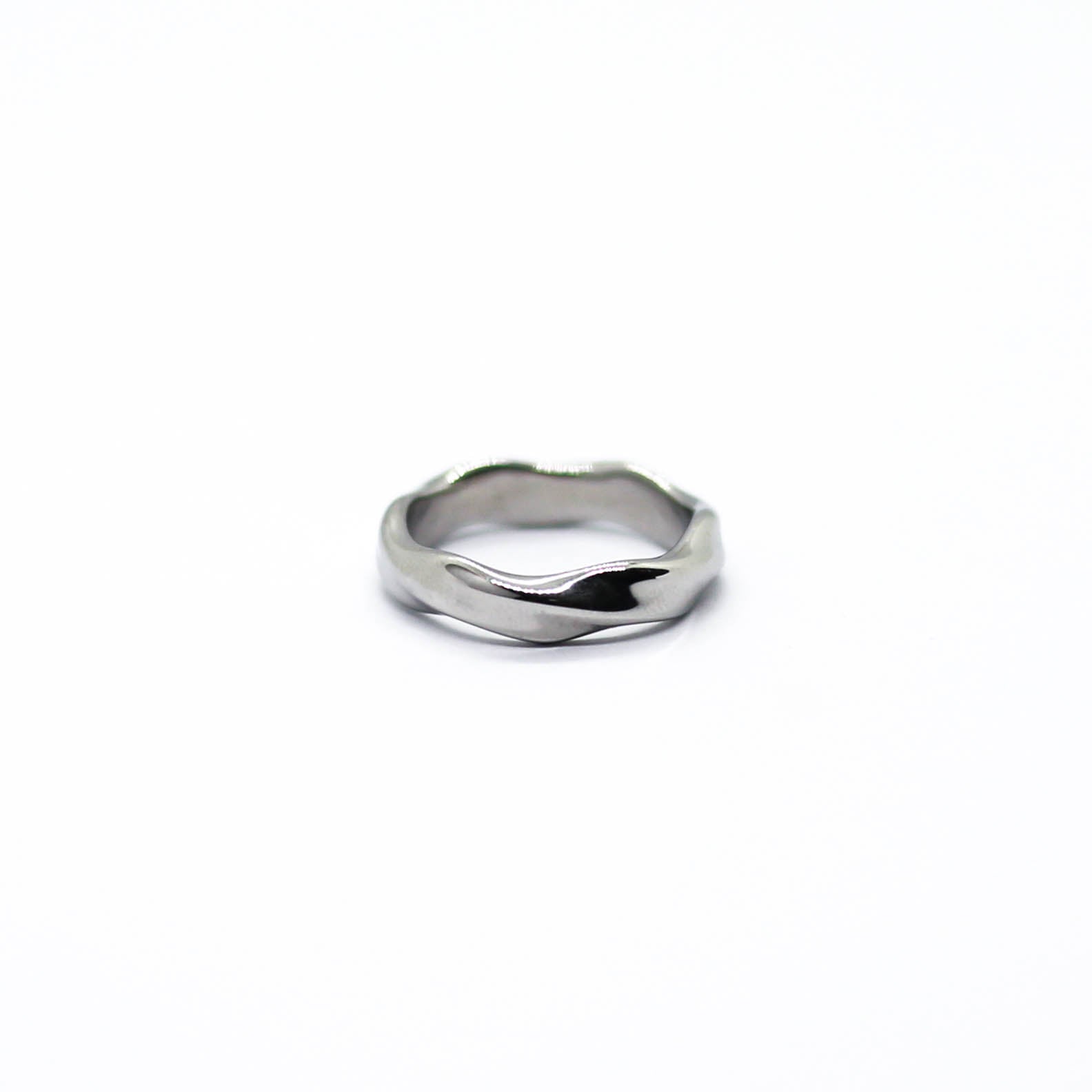 RING • WAVES (SILVER)