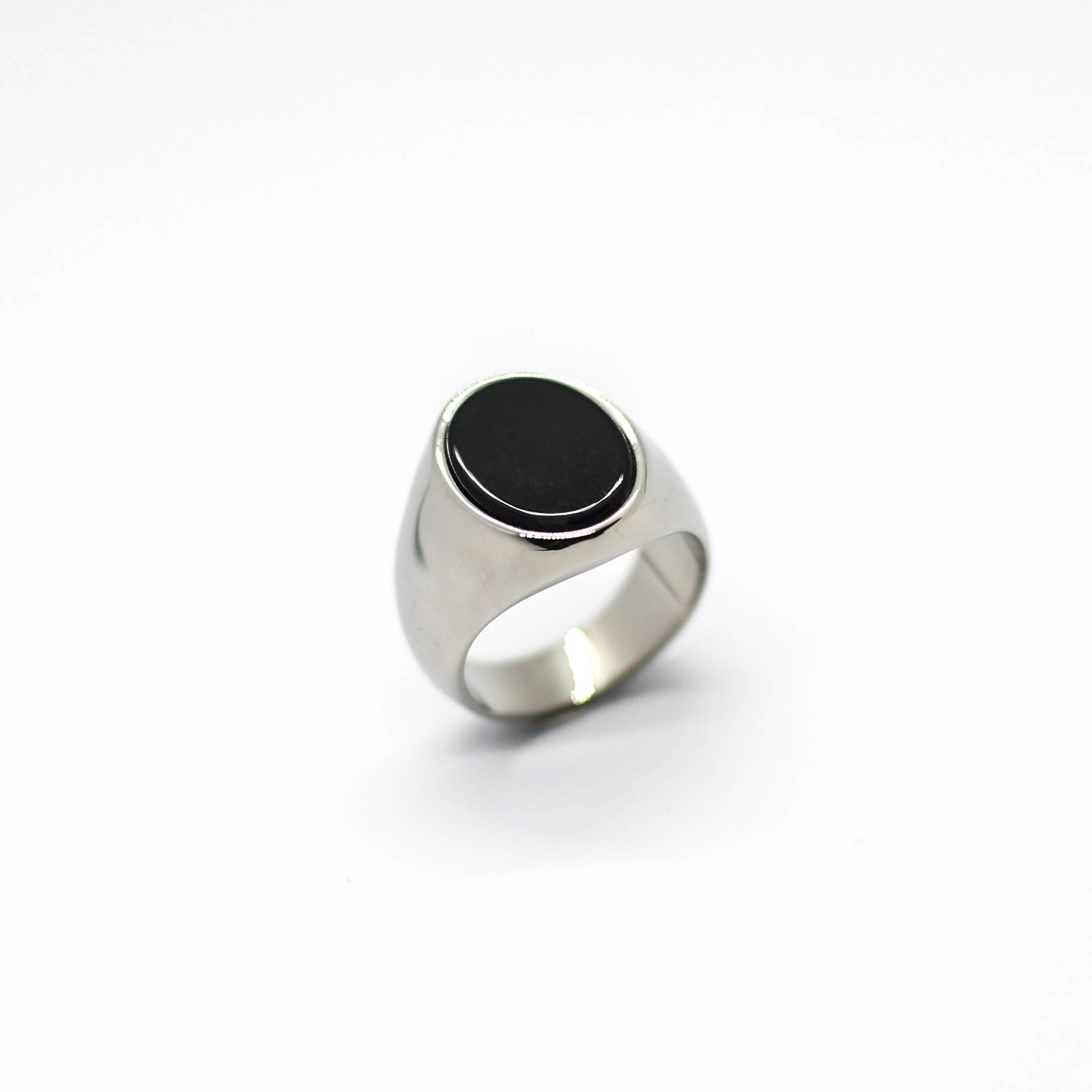 RING • OVAL BLACK ONYX (SILVER)