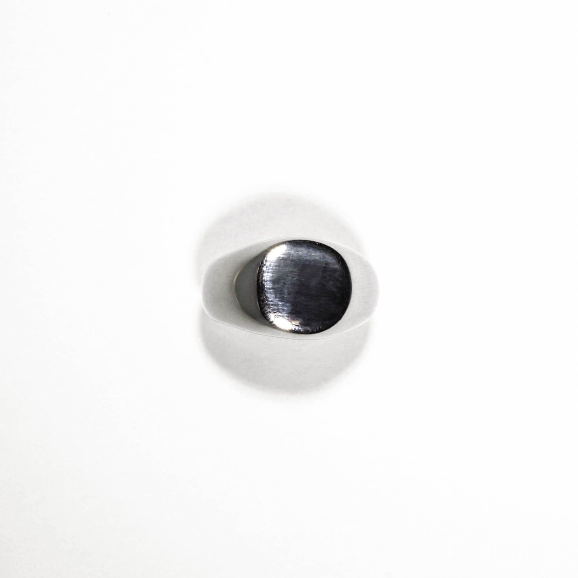 RING • ROUND SIGNET (SILVER)