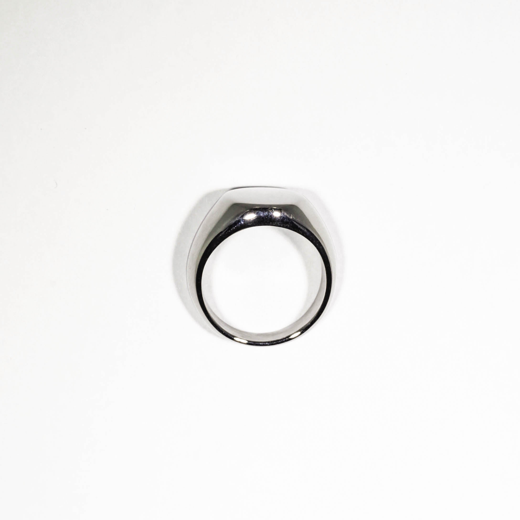 RING • ROUND SIGNET (SILVER)