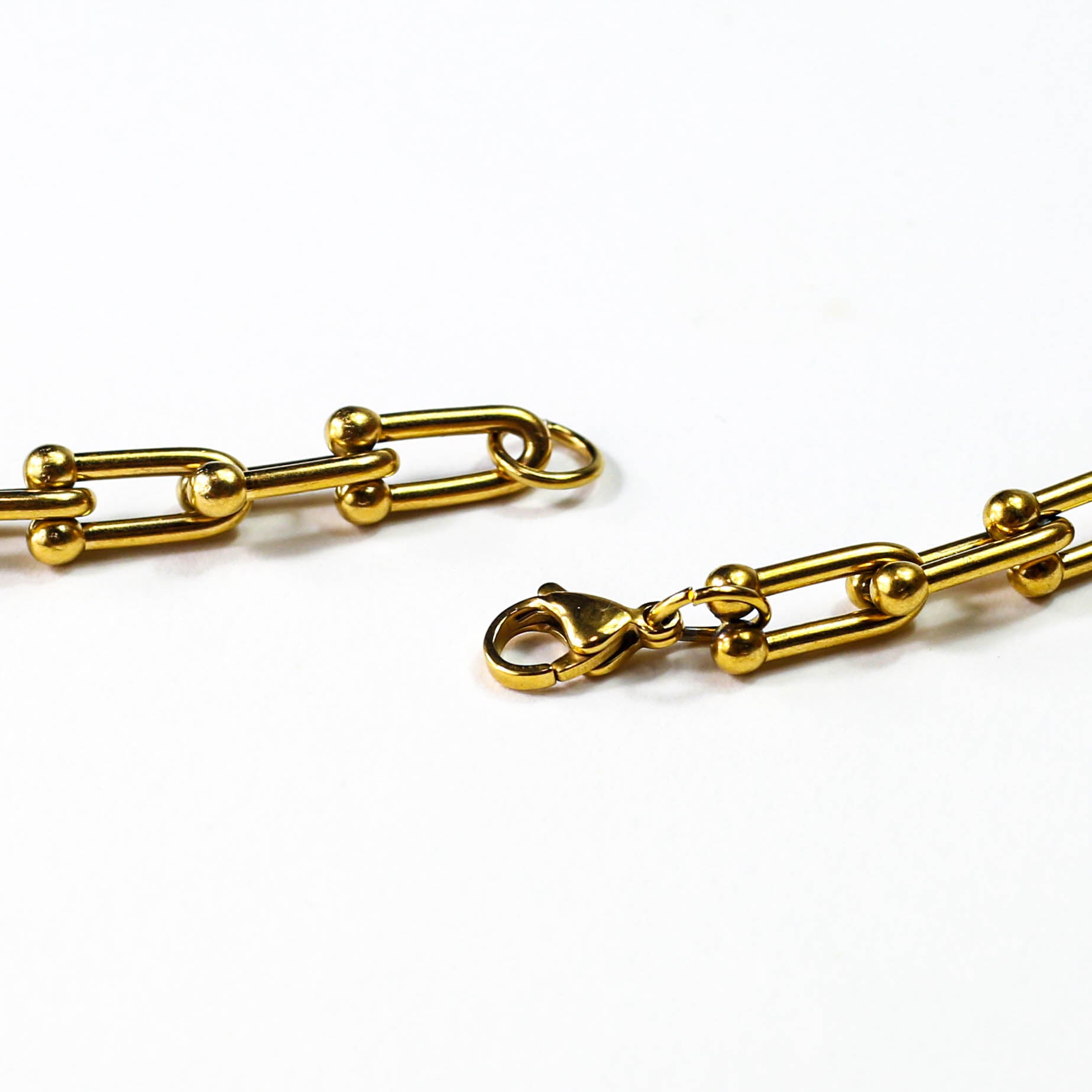 BRACELET • HORSESHOE LINK CHAIN (GOLD)