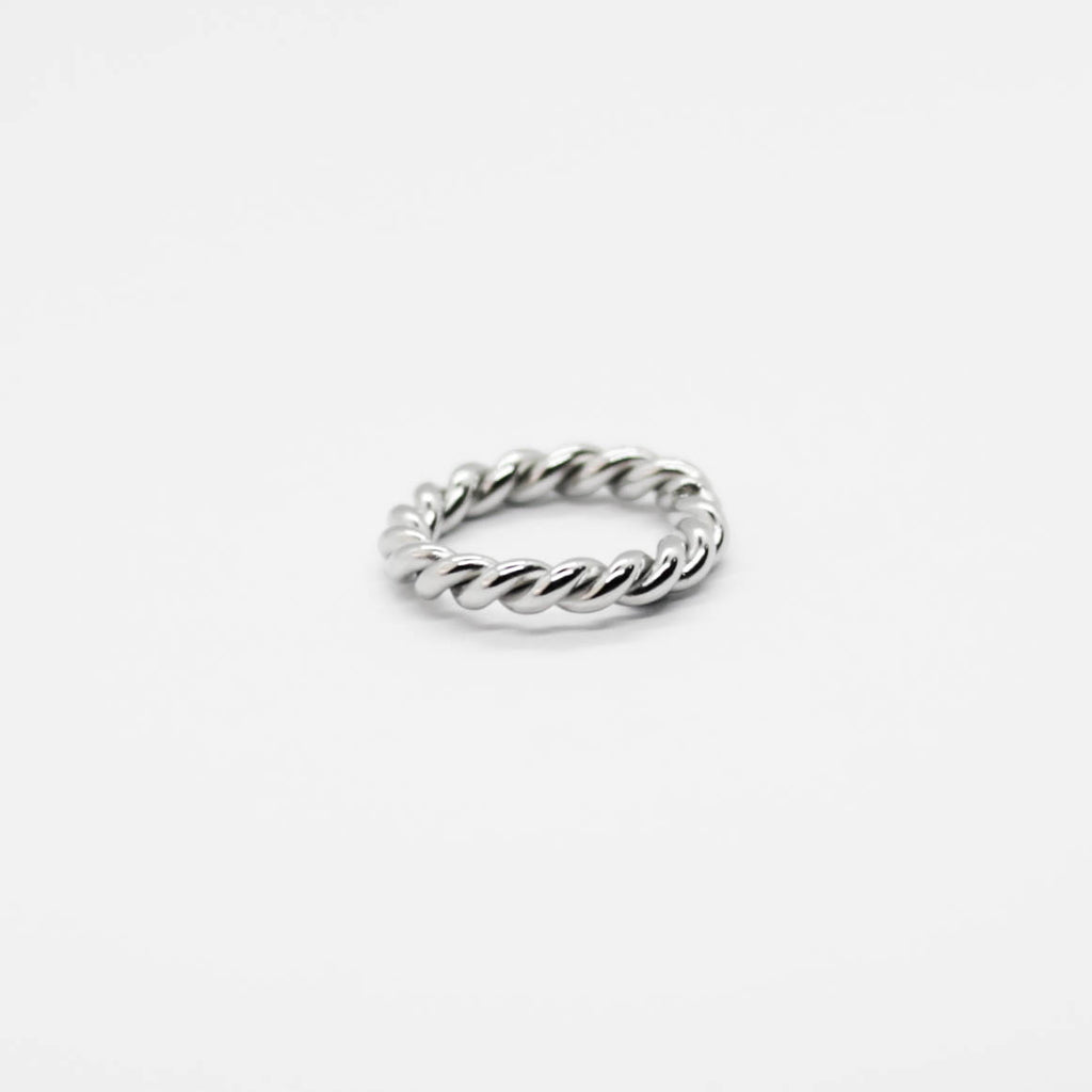 RING • TWIRL (SILVER)