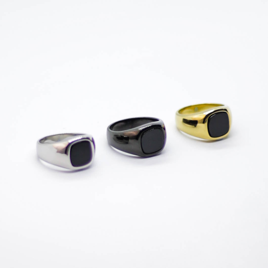 RING • FLAT BLACK ONYX (GOLD)