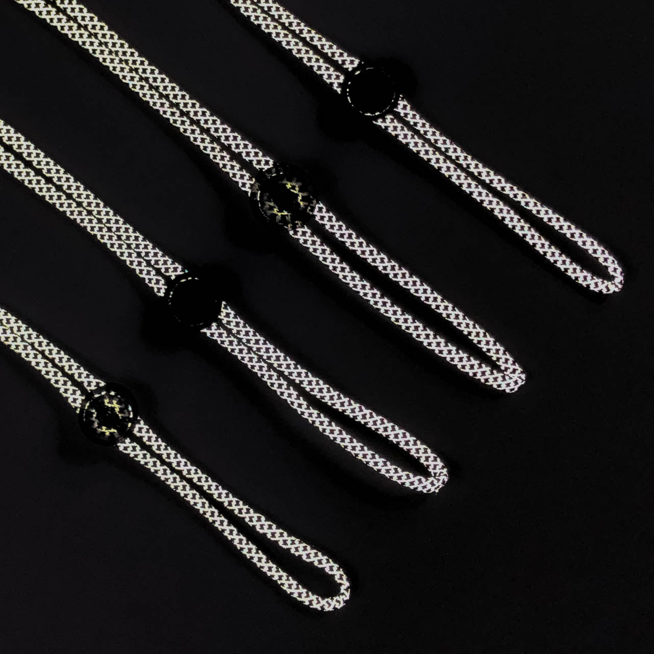 REFLECTIVE MASK LANYARD (GREY)