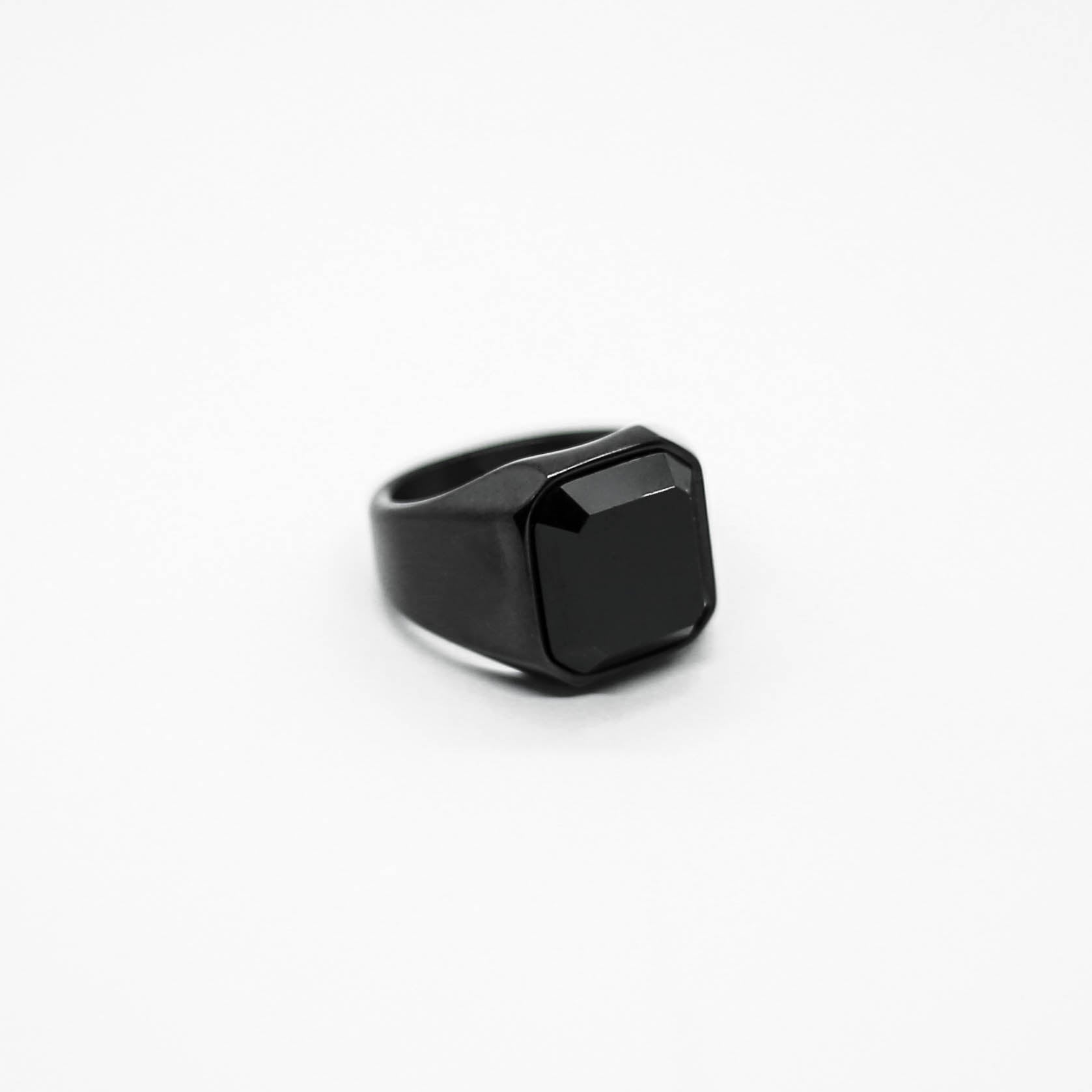 RING • BLACK ONYX (BLACK)