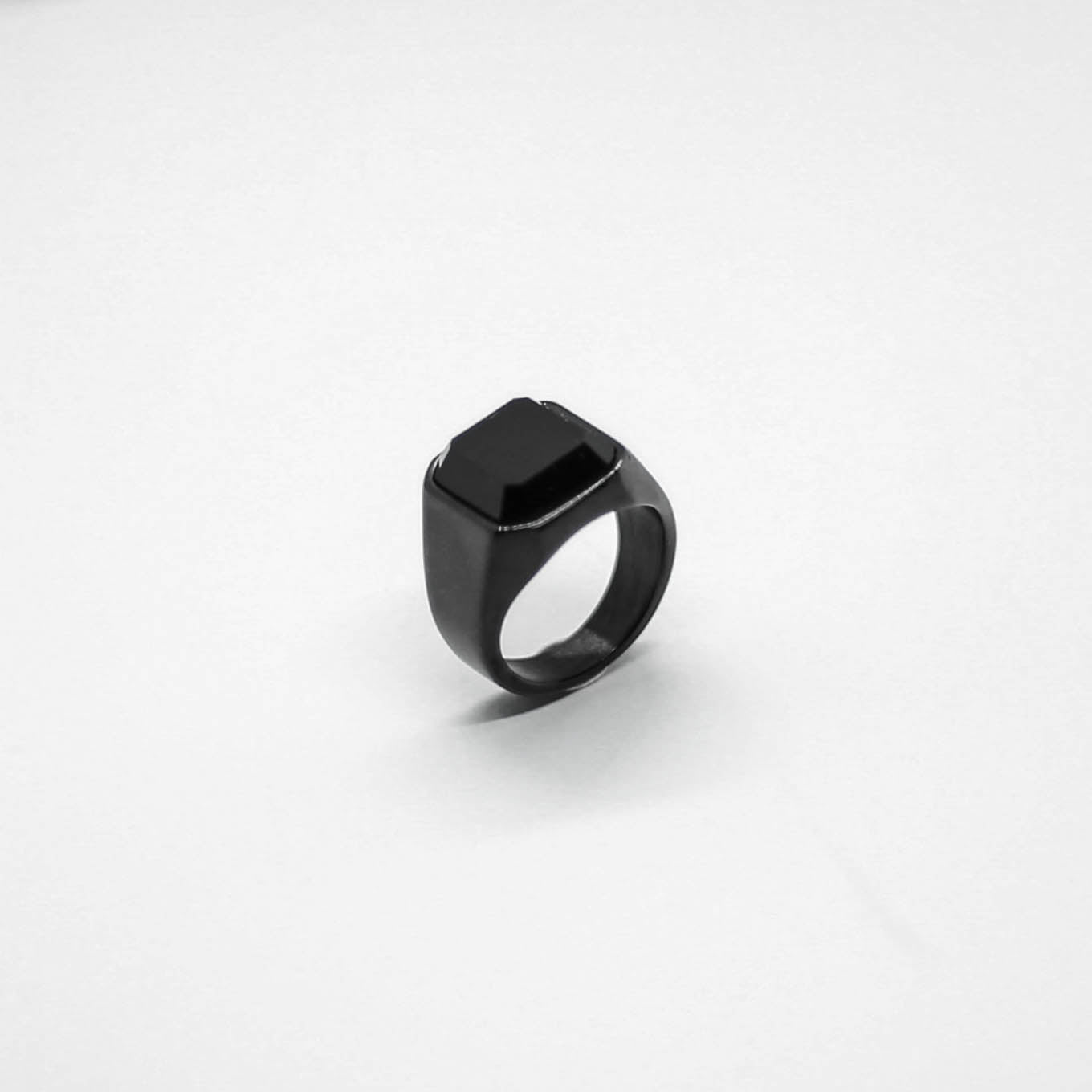 RING • BLACK ONYX (BLACK)