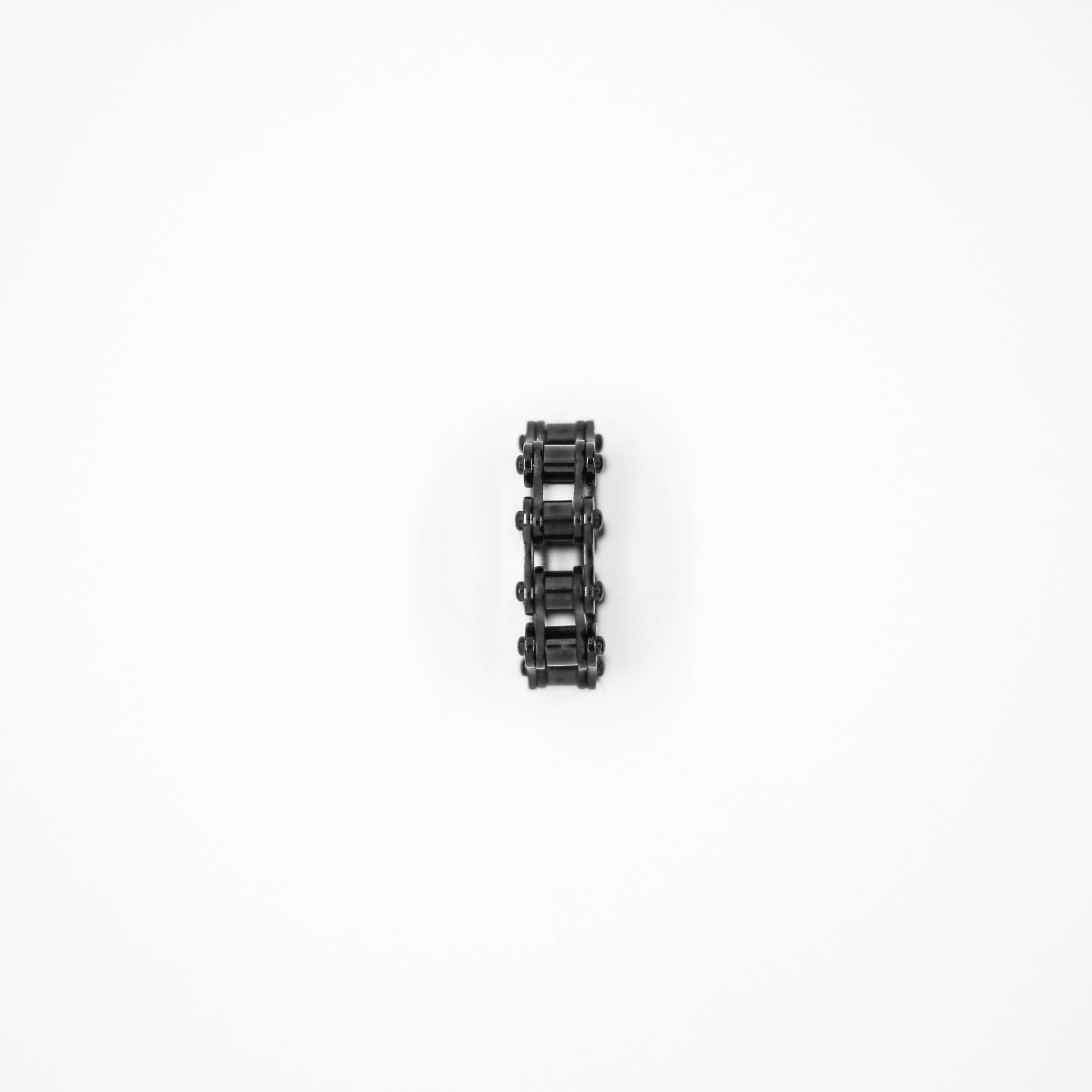 RING • ROLLER CHAIN (BLACK)