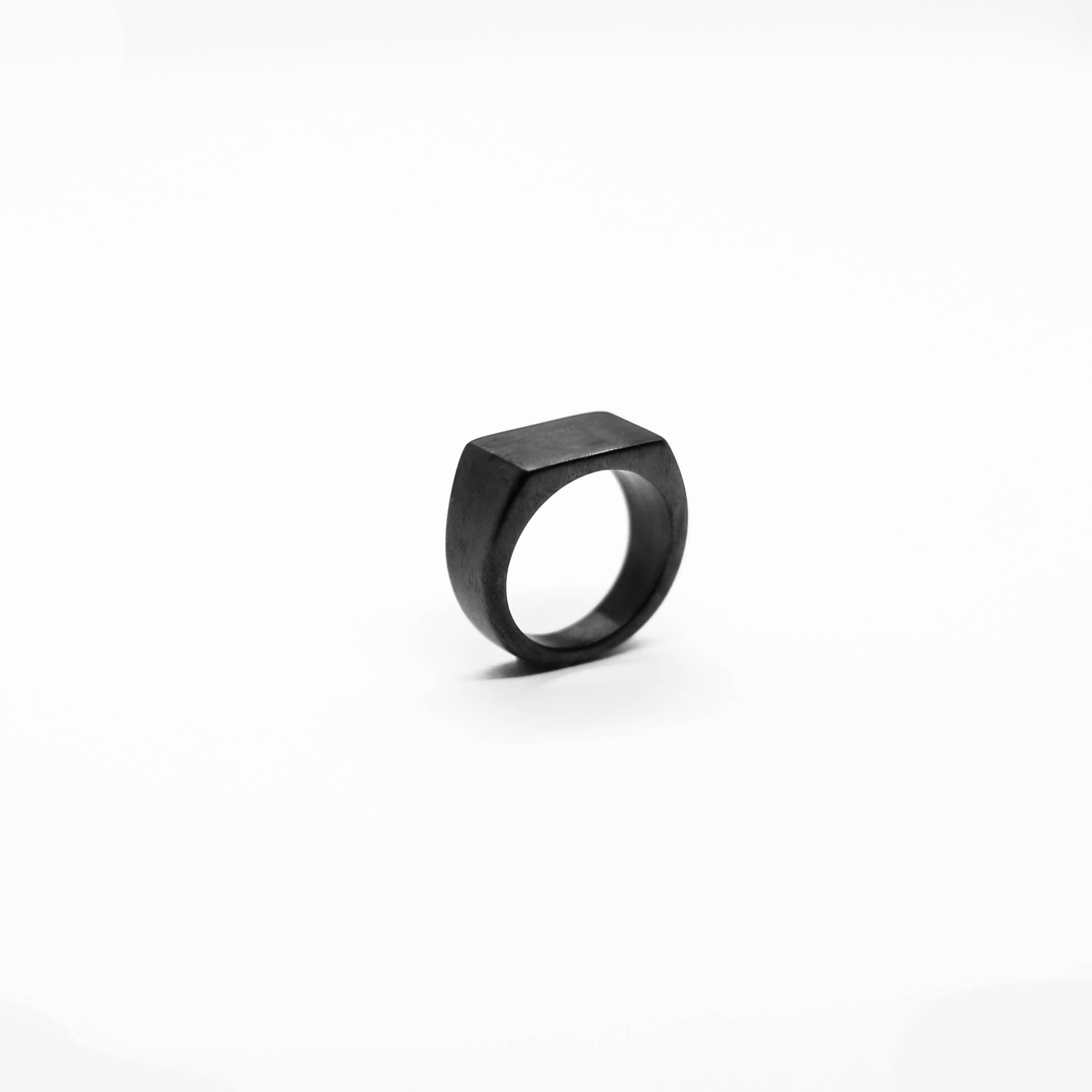 RING • PLANE (BLACK)