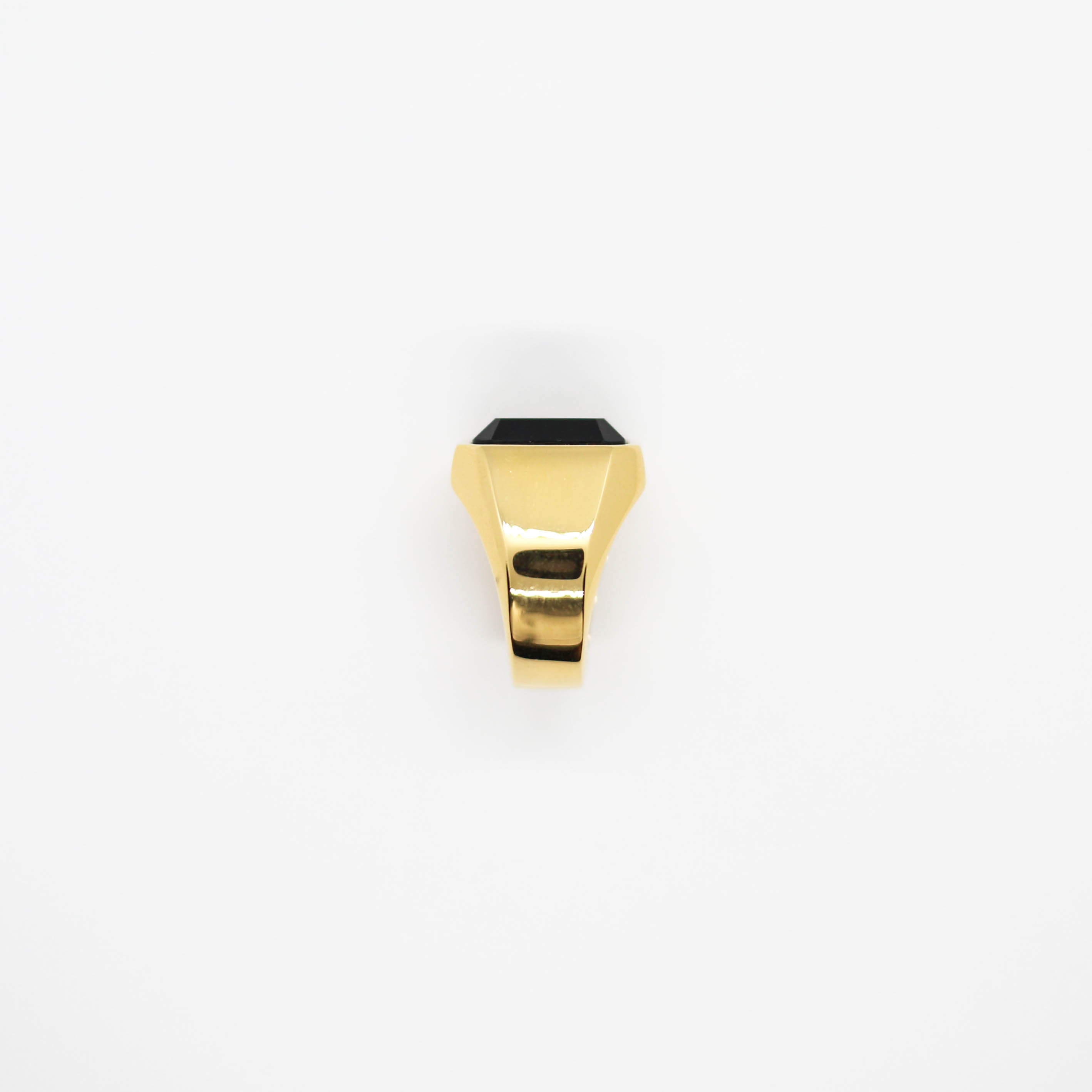 RING • BLACK ONYX (GOLD)