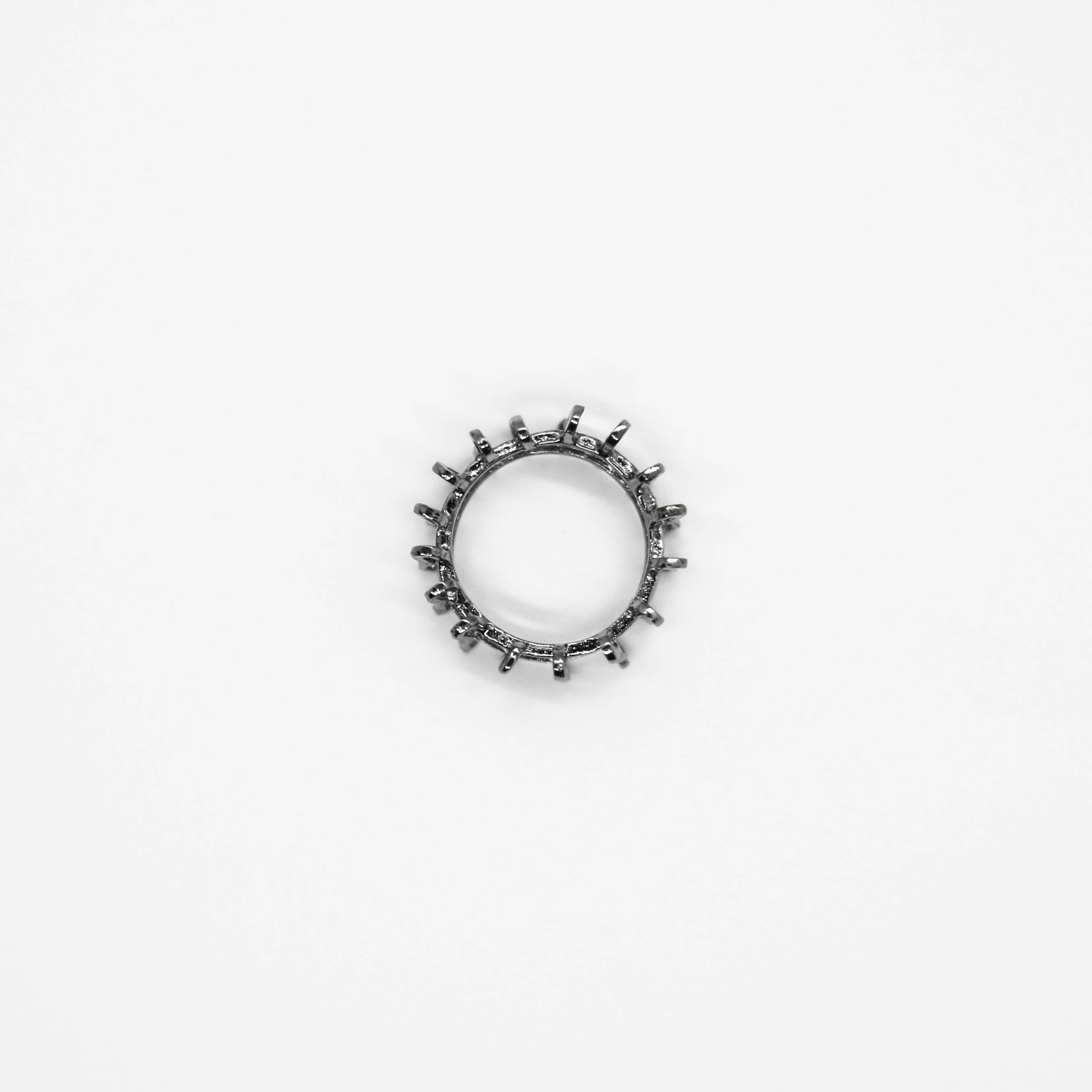 RING • ROUND BLACK STRUCTURE