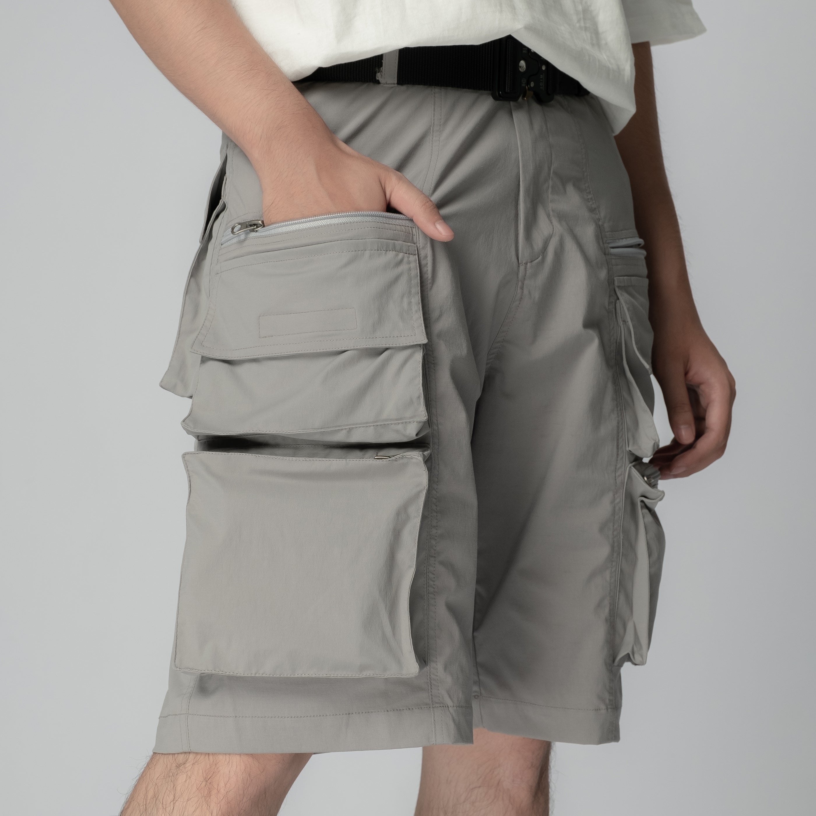 MULTI POCKET CARGO SHORTS (GREY)